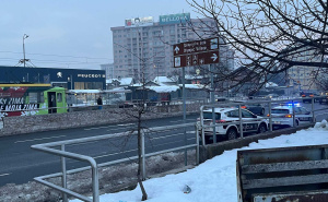Foto: Čitatelj/Radiosarajevo.ba / Tramvaj udario pješaka na Stupu