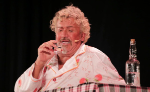 Foto: Mondoco / Maca u predstavi "Kakva ti je žena, takav ti je život"