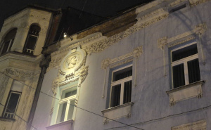 Foto: Radiosarajevo / Obrušavanje fasade u Ferhadiji