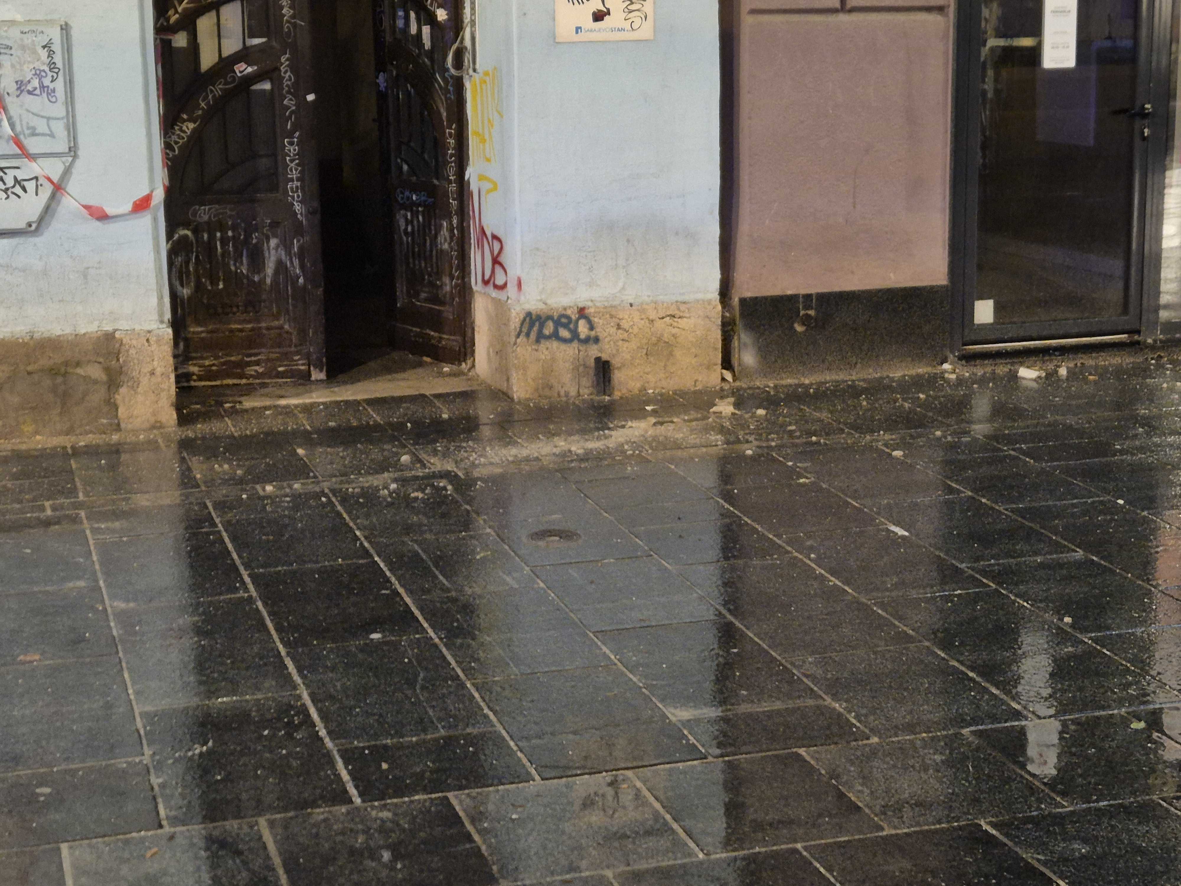 Obrušavanje fasade u Ferhadiji