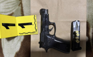 Foto: MUP KS / Pronađeni predmeti tokom pretresa