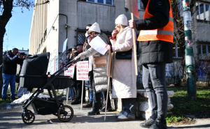 Foto: A. K. / Radiosarajevo.ba / Sa protesta pacijenata oštećenih zatvaranjem Klinike Northwestern Medical center u Sarajevu