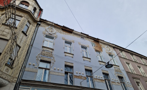 Foto: N. G. / Radiosarajevo.ba / Oštećena fasada u Ferhadiji