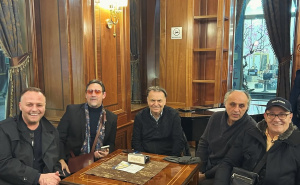 Foto: Privatni album / Osman Džiho sa Nazifom Gljivom, Dinom Muharemovićem, Geronimom i Fazlom