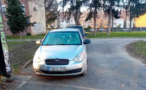 Foto: Čitatelj / Nepropisno parkiranje