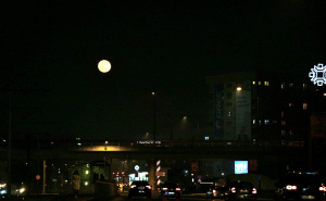 Foto: A. K. / Radiosarajevo.ba / Mjesec nisko iznad Sarajevo