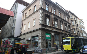 Foto: Dž. K. / Radiosarajevo.ba / Obrušila se fasada na Markalama