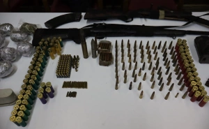 Foto: MUP TK / Oružje, municija, droga