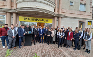 Foto: Raiffeisen Bank / Poslovnica raiffeisen banke u Banjoj Luci otvorila vrata u potpuno obnovljenom i modernom ambijentu