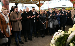 Foto: A.K./Radiosarajevo.ba / Odavanje počasti na ubijene u masakru na Markalama