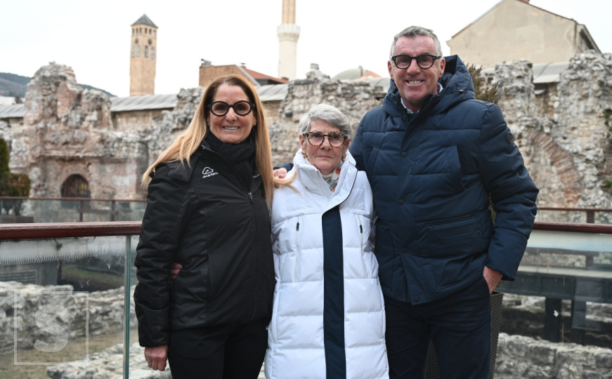 Paola i Oscar Magoni sa majkom