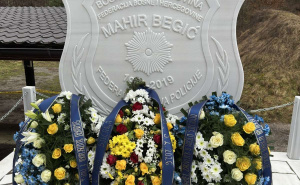 FENA / Polaganje vijenaca pripadniku FUP-a Mahiru Begiću