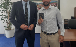 Foto: Privatni album / Selimović dobio i diplomatski pasoš BiH