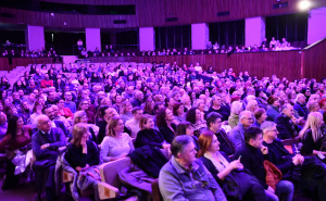 Radiosarajevo.ba / Publika u BKC-u na "Dobrodošli u kabare"