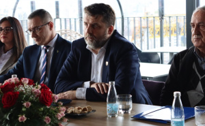 Foto: MUP KS / Ministar Katica na kafi s novinarima