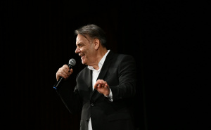 Foto: A. K. / Radiosarajevo.ba / Osman Džiho sa predstavom "U avliji" nastupio u BKC-u