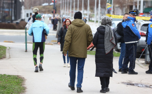 Foto: Dž. K. / Radiosarajevo.ba / Građani pješače, ulice blokirane