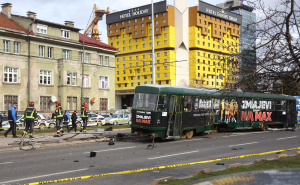 Foto: Dž. K. / Radiosarajevo.ba / Građani pješače, ulice blokirane