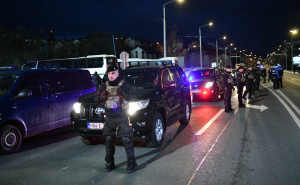 Foto: A.K./Radiosarajevo.ba / Policijske snage kod stadiona Grbavica