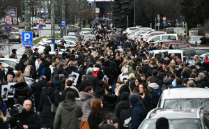 Foto: A. K. / Radiosarajevo.ba / Mirno okupljanje građana u čast strdalog mladića