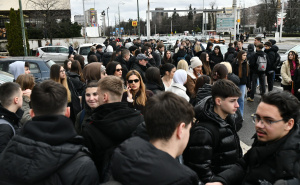 Foto: A. K. / Radiosarajevo.ba / Mirno okupljanje građana u čast strdalog mladića