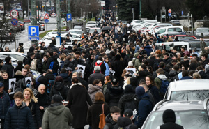 Foto: A. K. / Radiosarajevo.ba / Mirno okupljanje građana u čast strdalog mladića