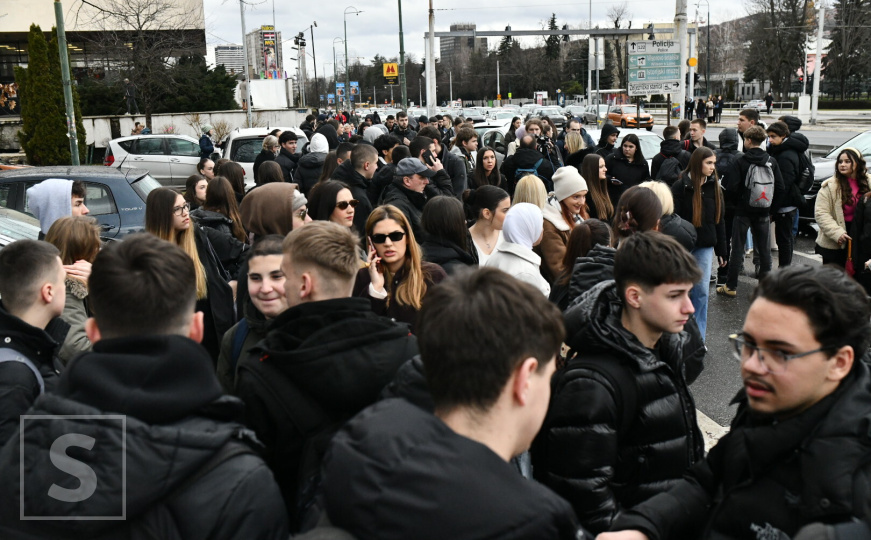 Okupljanje građana u Sarajevu