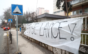 Foto: Dž. K. / Radiosarajevo.ba / Poruke podrške za djevojčicu Ellu