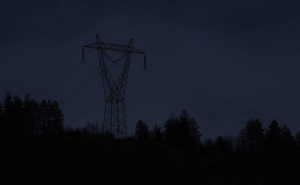 MINA / Dalekovod u mraku