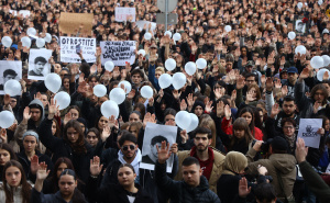 Foto: Dž. K. / Radiosarajevo.ba / Protesti ispred Zemaljskog muzeja