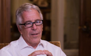 Foto: Printscreen / Youtube / @TheFreePress / Jeffrey Epstein