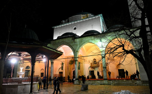 Foto: N.G./Radiosarajevo.ba / Teravija u Begovoj džamiji