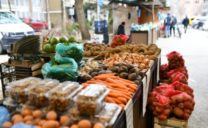 Foto: A. K. / Radiosarajevo.ba / Voće i povrće na sarajevskoj pijaci