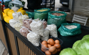 Foto: A. K. / Radiosarajevo.ba / Voće i povrće na sarajevskoj pijaci