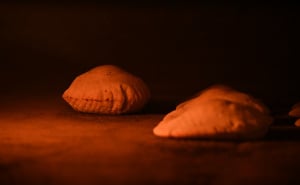 Foto: N. G. / Radiosarajevo.ba / Pekara "Poričanin", pravljenje somuna