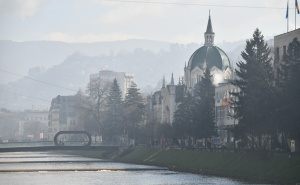 Foto: A.K./Radiosarajevo.ba / Sarajevo u magli