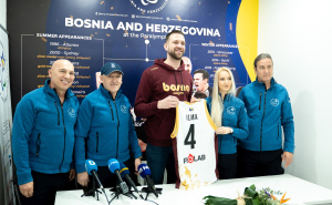 Foto: Paraolimpijski komitet BiH / Miralem Halilović sa bh. paraolimpijskim timom