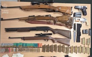 Foto: Uprava policije Crne Gore / Pronađeno oružje