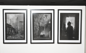 Foto: N. G. / Radiosarajevo.ba / Izložba "Vatrogasci u ratnom Sarajevu" autora Milomira Kovačevića Strašnog