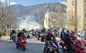 Foto: Mostarski.ba / Defile u Mostaru