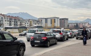 Foto: Dž. K. / Radiosarajevo.ba / Gužva na potezu od Dobrinje do Istočnog Sarajeva