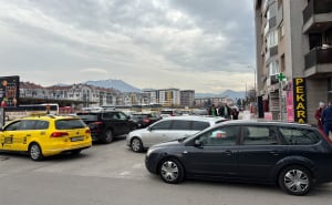 Foto: Dž. K. / Radiosarajevo.ba / Gužva na potezu od Dobrinje do Istočnog Sarajeva