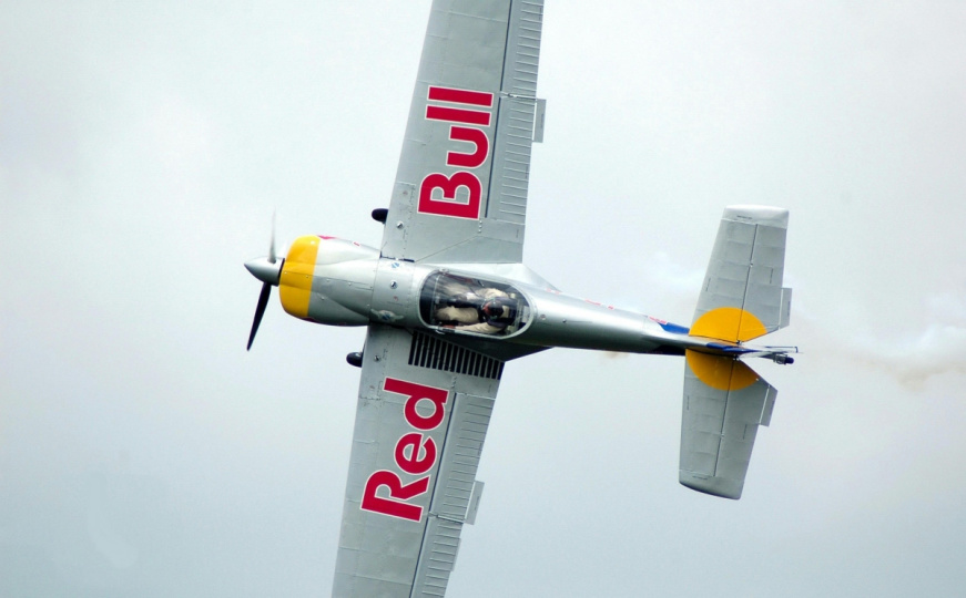 Mali avion s propelerom