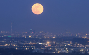 Foto: Marko Prpić/Pixsell / Krvavi Mjesec iznad Samobora