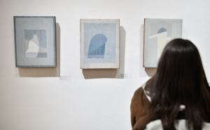 Foto: A.K./Radiosarajevo.ba / Izložba "Konstrukcija bjeline"