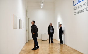 Foto: A.K./Radiosarajevo.ba / Izložba "Konstrukcija bjeline"
