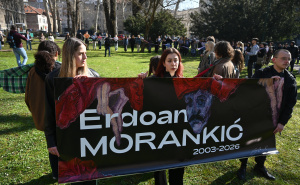 Foto: N. G. / Radiosarajevo.ba / Protesti mladih ispred Vlade KS