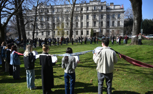 Foto: N. G. / Radiosarajevo.ba / Protesti mladih ispred Vlade KS