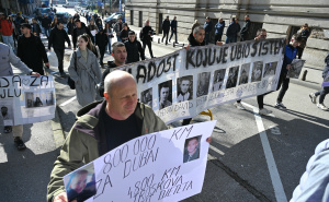 Foto: N.K. / Radiosarajevo.ba / Protesti mladih ispred Vlade KS
