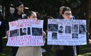 Foto: N.K. / Radiosarajevo.ba / Protesti mladih ispred Vlade KS